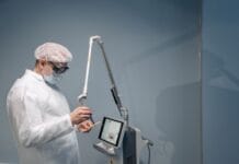 Laseroterapia SLT w jaskrze – przebieg zabiegu, kwalifikacja i bezpieczeństwo Laseroterapia SLT w jaskrze – przebieg zabiegu, kwalifikacja i bezpieczeństwo